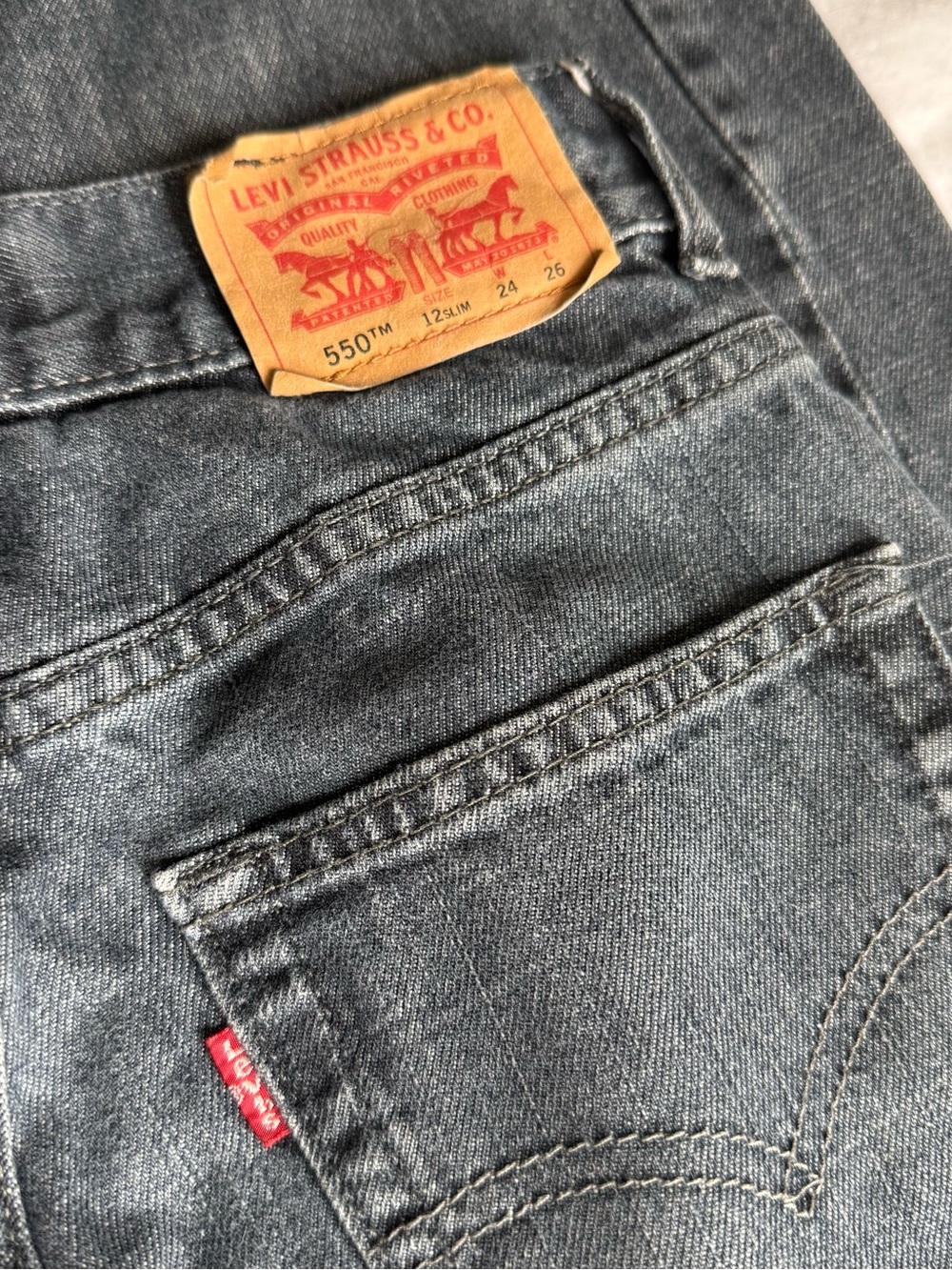 VTG LEVI'S 550 Relaxed Fit 12 Slim Jeans Boy Washed Dark Grey 100% Cotton Denim - Picture 2 of 10